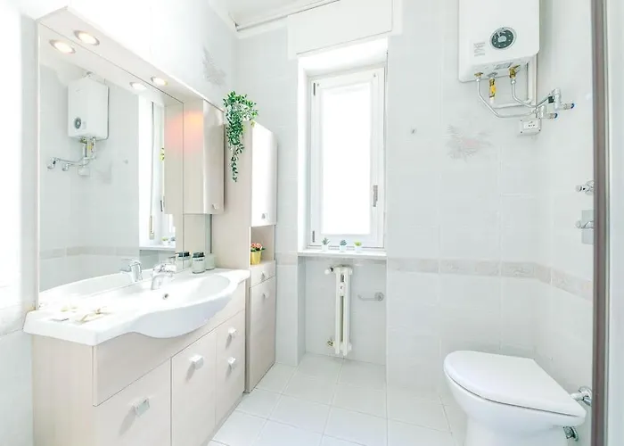 Navigli - Downtown - Duomo Spacious Two Bedroom - Close To Metro - Ac - Wi-fi Lejlighed