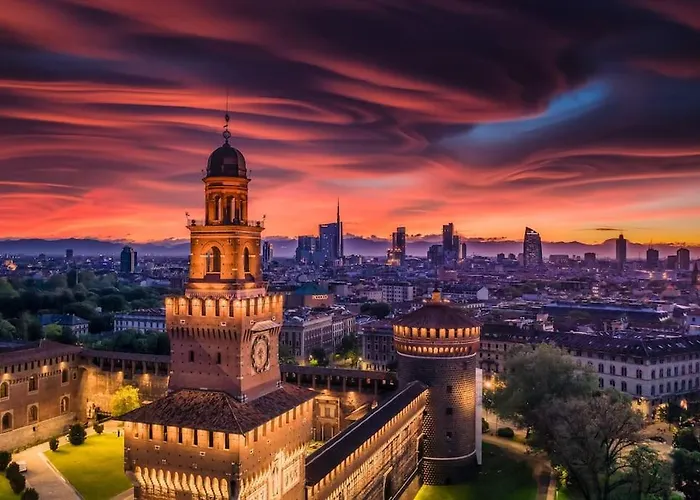 Navigli - Downtown - Duomo Spacious Two Bedroom - Close To Metro - Ac - Wi-fi *